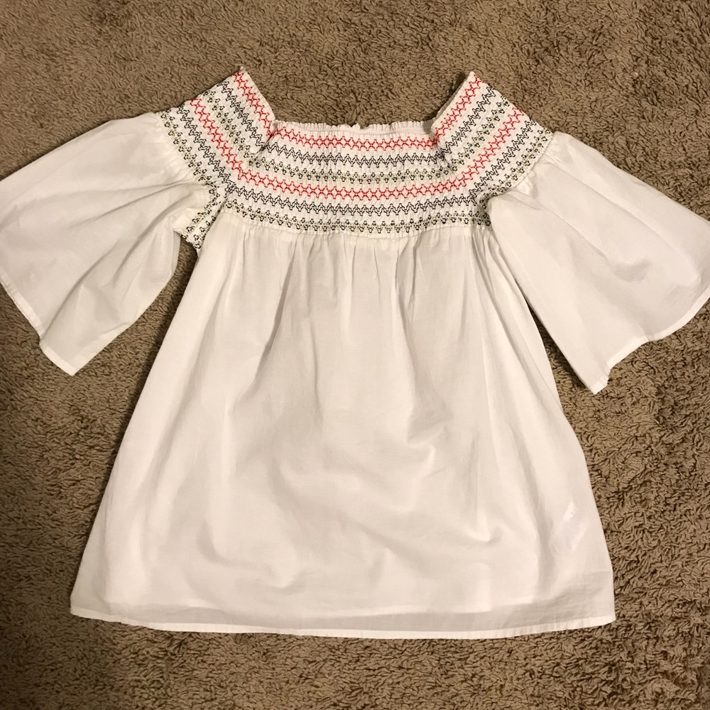Off shoulder, white shirt with detail